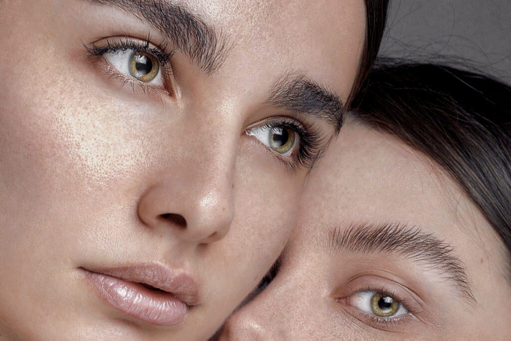 Lifting de sobrancelhas e do olhar: técnicas modernas para um rejuvenescimento natural | Grupo Paula Chicralla Lifting de sobrancelhas